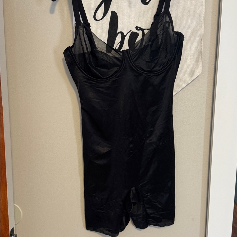 Skims No Show Shapewear Bodysuit - NWT